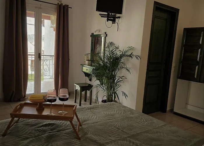 Pavlos Maria * Skiathos stad